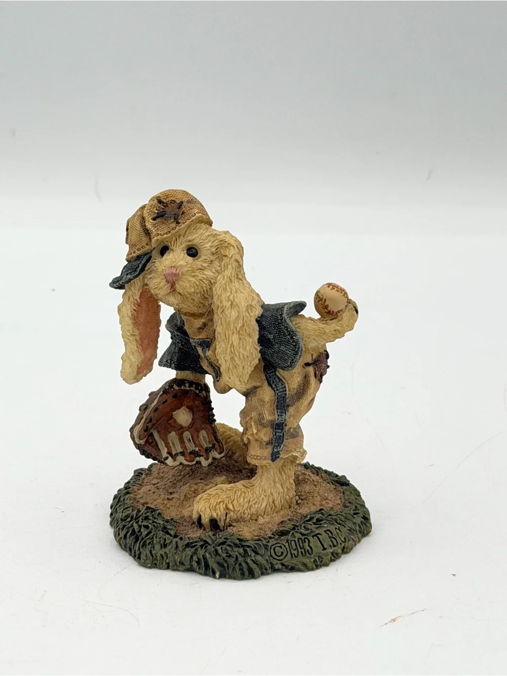 Boyds Bears & Friends Lefty On the Mound #2253 Baseball Bunny Figurine 1994